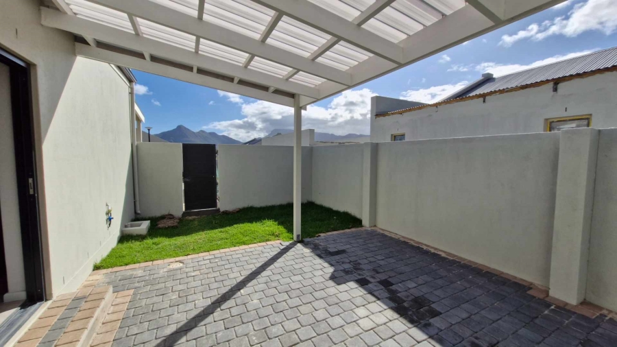 To Let 2 Bedroom Property for Rent in Capri Western Cape
